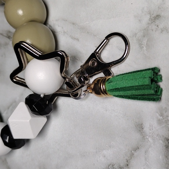 Handmade Wristlet Keychain - Picture 2 of 5